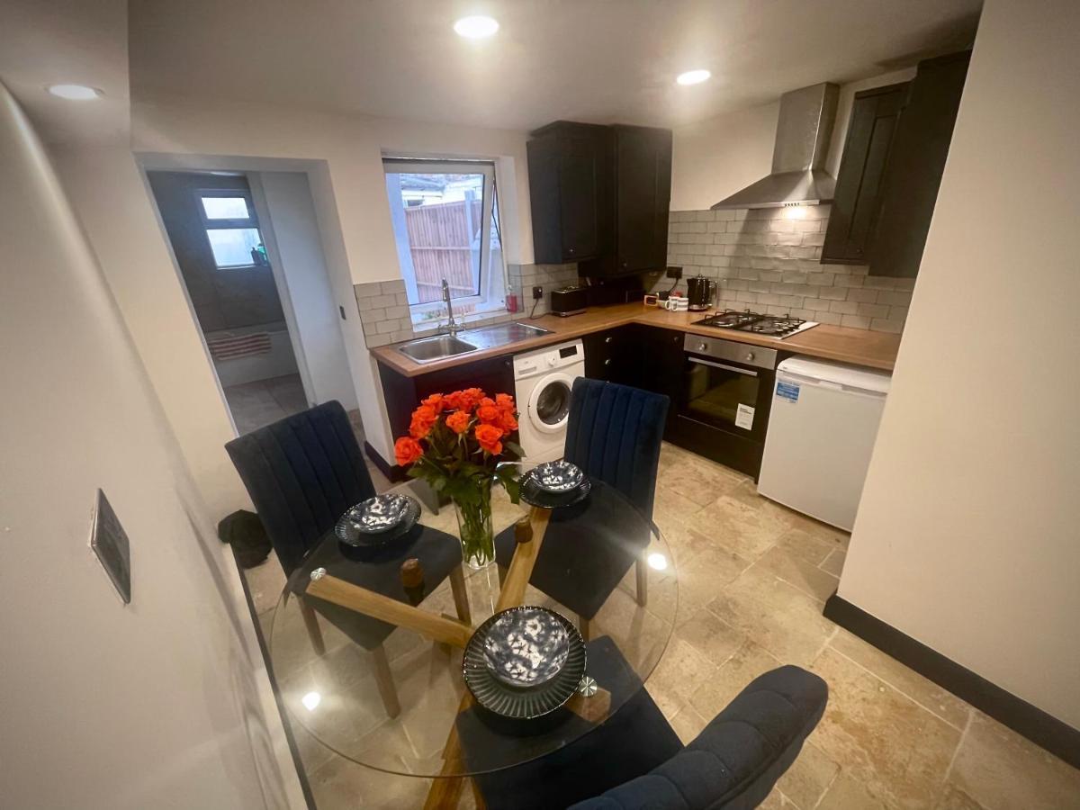 2 Bedroom Cottage Gloucester City Center Εξωτερικό φωτογραφία