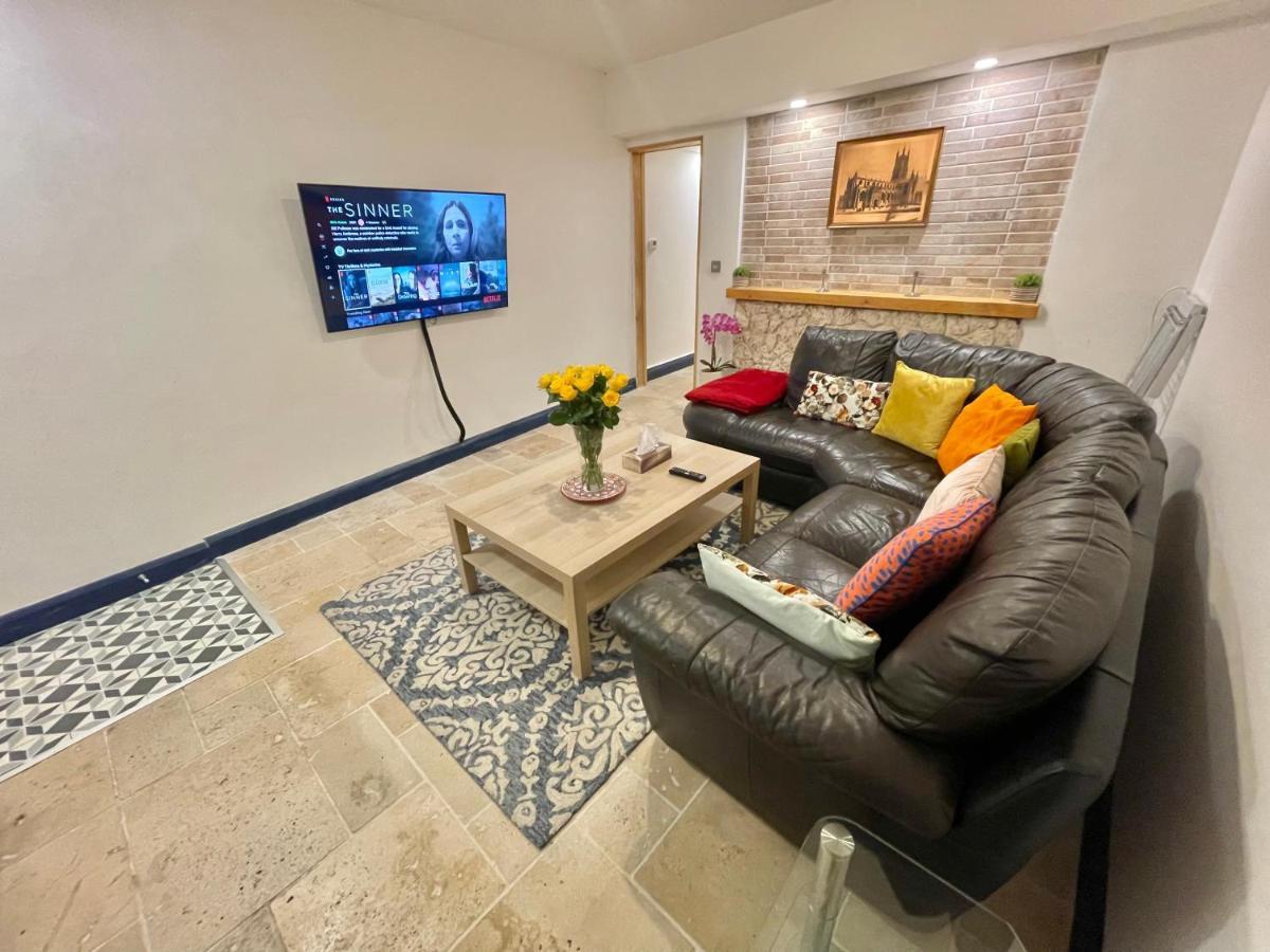 2 Bedroom Cottage Gloucester City Center Εξωτερικό φωτογραφία
